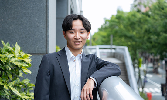 写真 スーツの男性